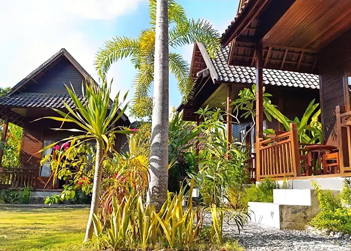 Pensión Kurnia & 4*